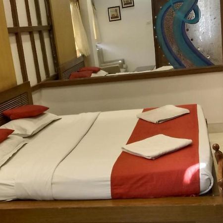 Hotel Aston Kalkutta Kültér fotó